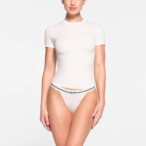 Skims fits everybody t-shirt